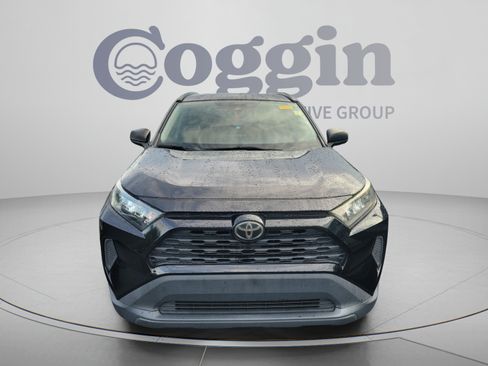Used 2019 Toyota RAV4 LE FWD image 7