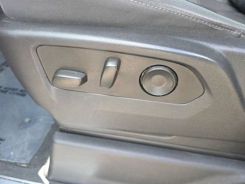 Used 2023 Chevrolet Silverado 1500 LT AWD/4WD image 23