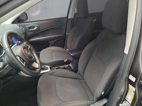 Used 2018 Jeep Compass Sport image 17