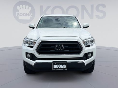Used 2022 Toyota Tacoma SR5 AWD/4WD image 11