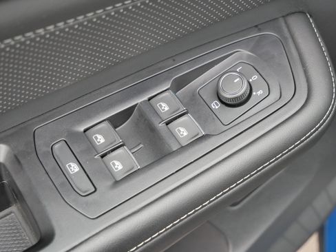 Certified 2025 Volkswagen Atlas SEL Premium R-Line image 19