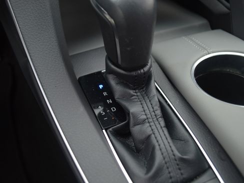 Used 2019 Toyota Avalon Touring w/ Advanced Safety Package FWD image 25