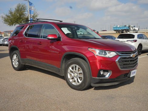 Used 2019 Chevrolet Traverse LT image 3