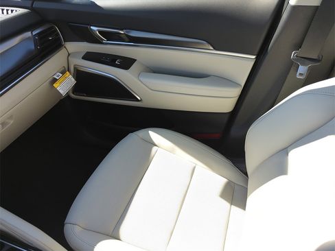 New 2025 Kia Telluride S image 16