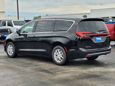 New 2026 Chrysler Pacifica Select FWD image 4