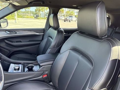 New 2025 Jeep Grand Cherokee Limited w/ Black Appearance Package image 20