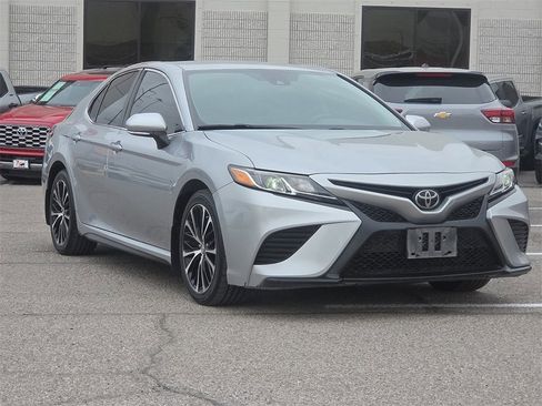 Certified 2020 Toyota Camry SE image 7