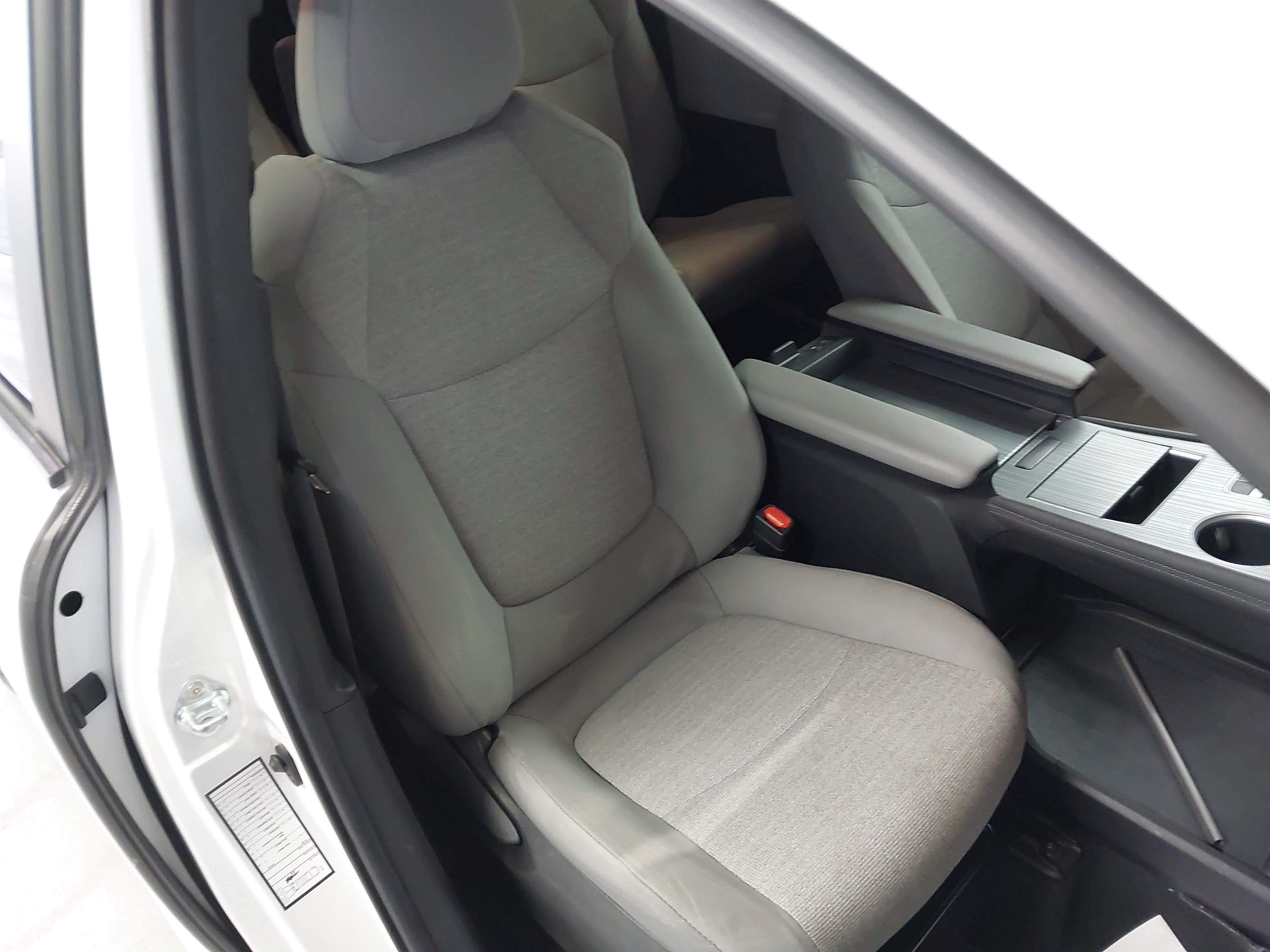 Used 2025 Toyota Sienna LE FWD image 5