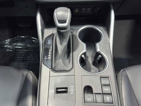 Used 2023 Toyota Highlander XLE FWD image 19