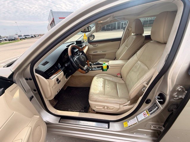 Used 2014 Lexus ES 300h w/ Luxury Package w/Bamboo Trim FWD image 13