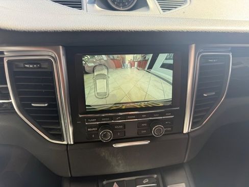 Used 2016 Porsche Macan S image 10