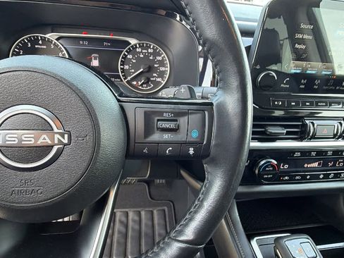 Used 2022 Nissan Pathfinder SL AWD/4WD image 20