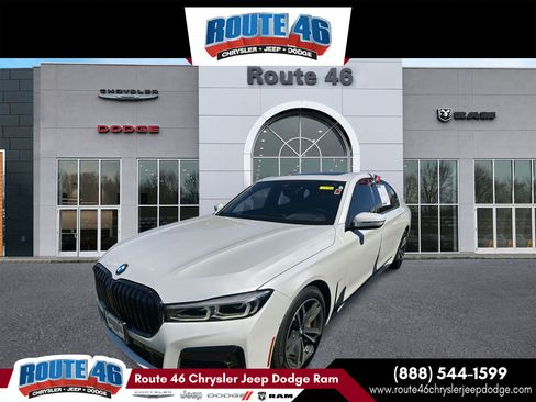 Used 2021 BMW 750i xDrive w/ Executive Package image 2