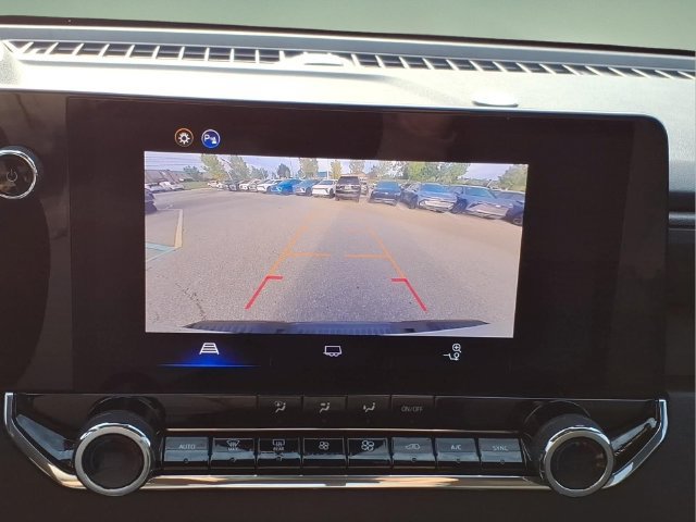 Used 2026 Chevrolet Colorado Trail Boss AWD/4WD image 19
