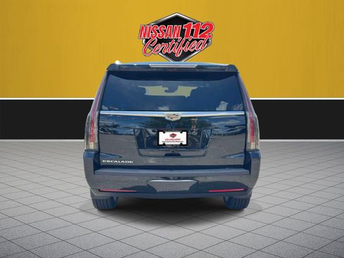 Used 2020 Cadillac Escalade Premium Luxury AWD/4WD image 7