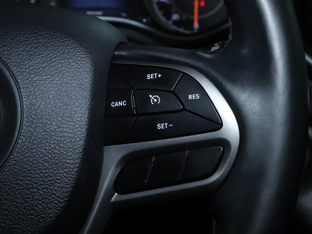 Used 2019 Jeep Cherokee Limited AWD/4WD image 24