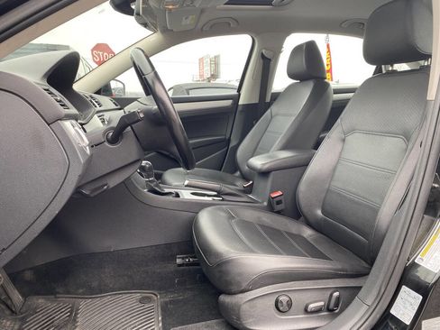 Used 2013 Volkswagen Passat 2.5 SE image 11