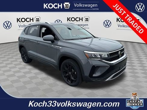 Used 2022 Volkswagen Taos SE w/ Driver Assistance Package AWD/4WD image 1