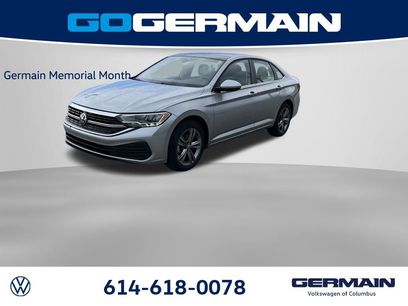 Used 2023 Volkswagen Jetta SE w/ Panoramic Sunroof Package