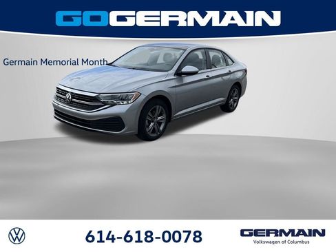 Used 2023 Volkswagen Jetta SE w/ Panoramic Sunroof Package FWD image 1