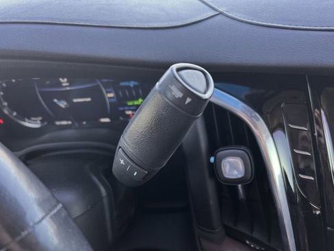 Used 2018 Cadillac Escalade ESV Premium Luxury image 19