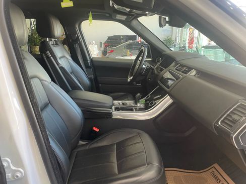 Used 2019 Land Rover Range Rover Sport Supercharged AWD/4WD image 26