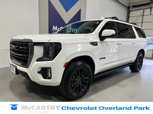 Used 2022 GMC Yukon XL AT4 AWD/4WD image 9