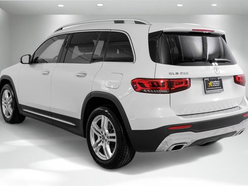 Used 2020 Mercedes-Benz GLB 250 w/ Premium Package image 11