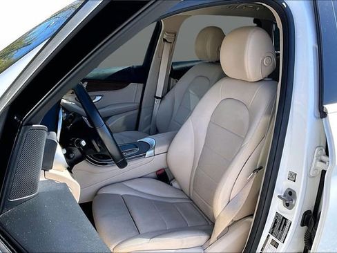 Certified 2022 Mercedes-Benz GLC 300 4MATIC image 11