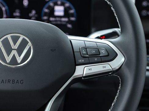 New 2026 Volkswagen Tiguan SE image 61