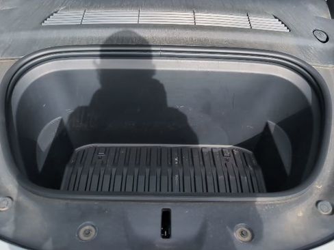 Used 2022 Tesla Model Y Performance image 23