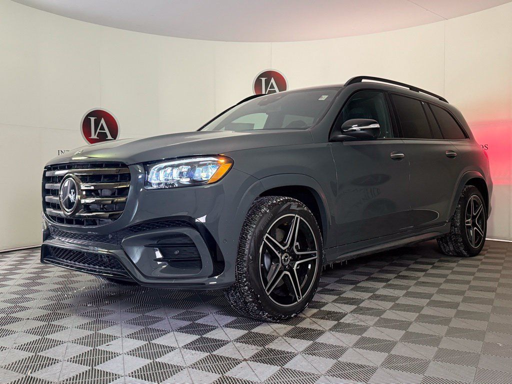 Used 2026 Mercedes-Benz GLS 450 4MATIC image 3