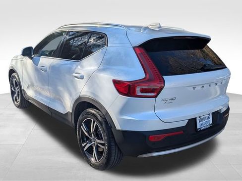 Certified 2023 Volvo XC40 B5 Plus image 5