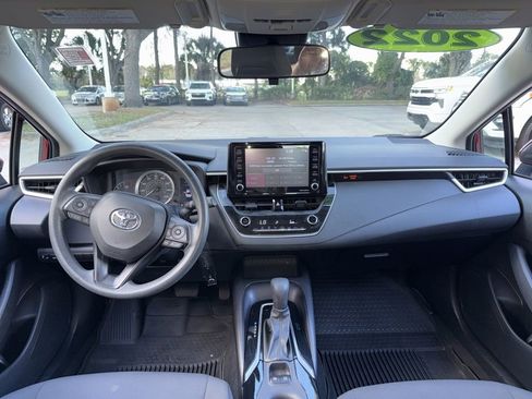 Used 2022 Toyota Corolla LE image 10