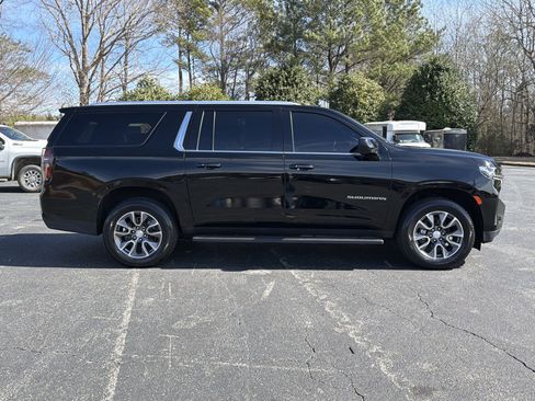 Used 2022 Chevrolet Suburban LT image 4