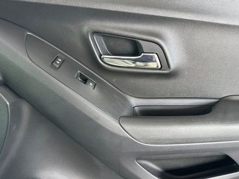 Used 2018 Chevrolet Trax LT w/ LT Convenience Package image 25