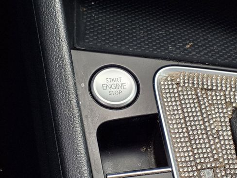 Used 2021 Volkswagen Jetta SE w/ SE Cold Weather Package image 15