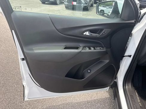 Used 2024 Chevrolet Equinox LT FWD image 25
