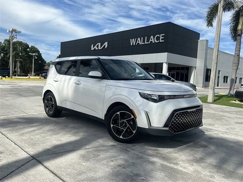 Certified 2023 Kia Soul EX image 1