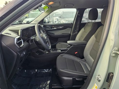 Used 2025 Chevrolet TrailBlazer LT image 19
