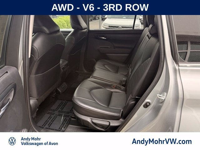 Used 2021 Toyota Highlander XLE AWD/4WD image 18
