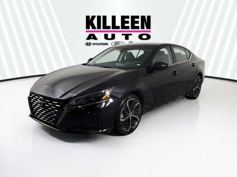 Used 2024 Nissan Altima 2.5 SR FWD image 3