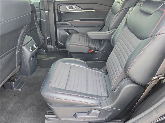 Used 2025 Ford Explorer ST-Line w/ Premium Package RWD image 18