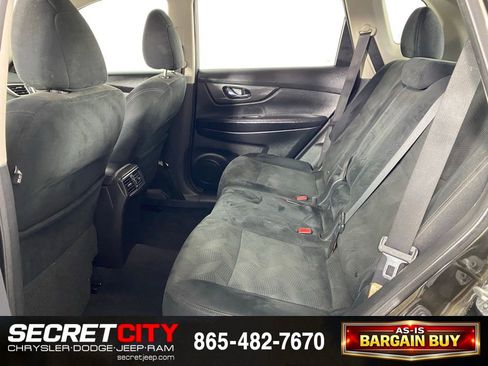Used 2015 Nissan Rogue S image 28