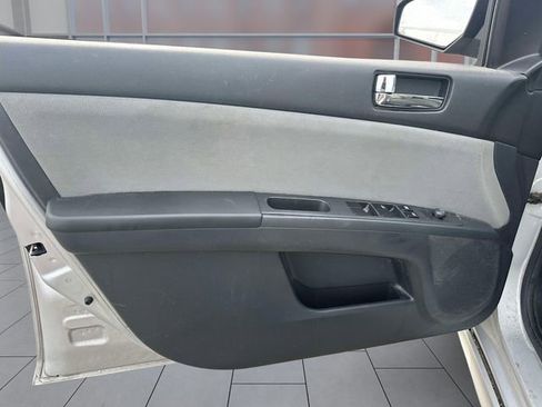 Used 2012 Nissan Sentra 2.0 SR FWD image 15