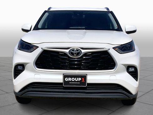 Used 2021 Toyota Highlander XLE image 4