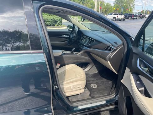 Used 2019 Buick Enclave Premium AWD/4WD image 40