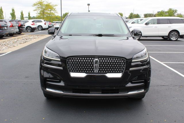 Used 2023 Lincoln Aviator Reserve w/ Elements Package Plus AWD/4WD image 11
