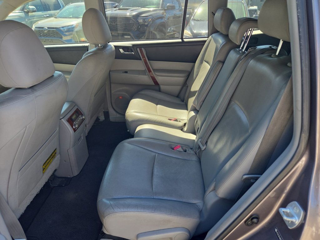 Used 2011 Toyota Highlander Limited AWD/4WD image 11