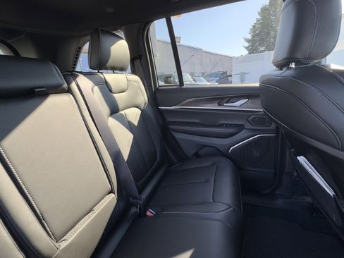 New 2026 Jeep Grand Cherokee Limited w/ Limited Altitude Package image 24